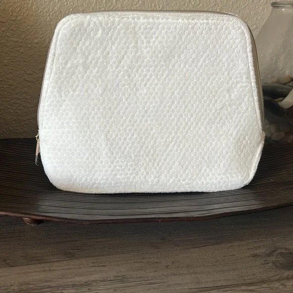 New cute Guerlain cosmetic bag BUNDLE 💄 - Picture 4 of 8